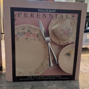 Pfaltzgraff Tea Rose Perennials Floral Dinnerware Set/4- Cream and Pink.
